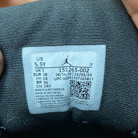 2025 Air Jordan 12 Retro “Flu Game” Size 7 - Picture 17 of 17